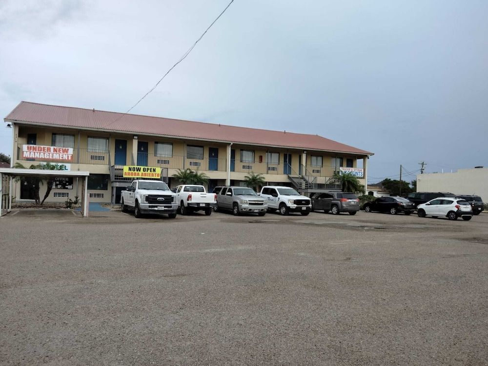 Pharr Executive Inn - photo 5