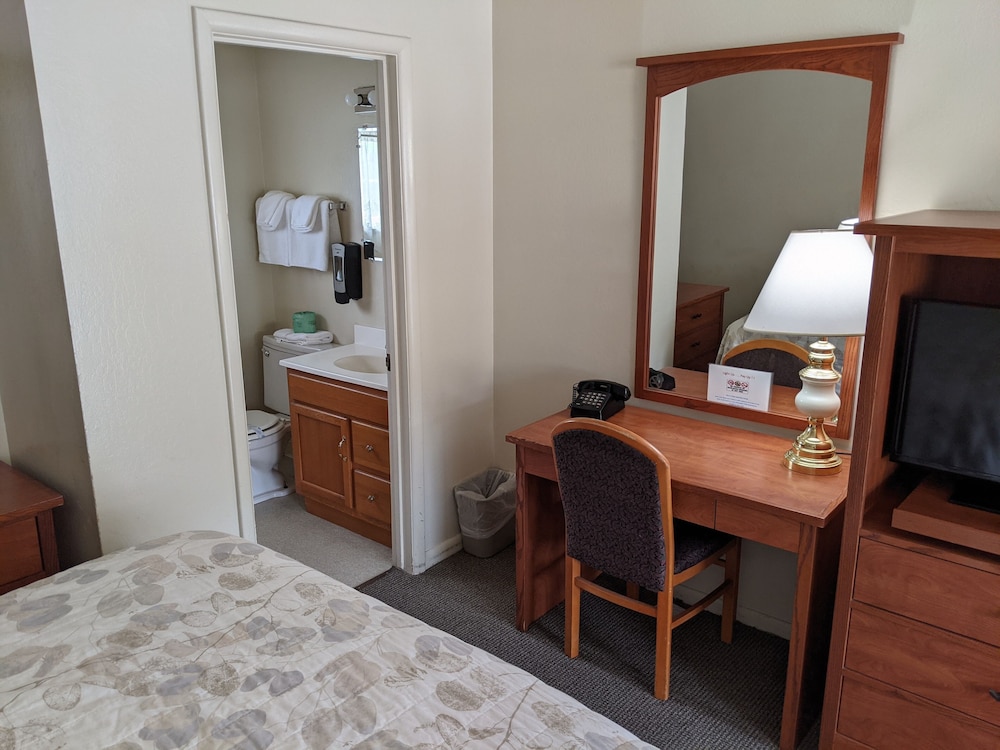 Hi Lo Motel Cafe and RV Park - photo 8