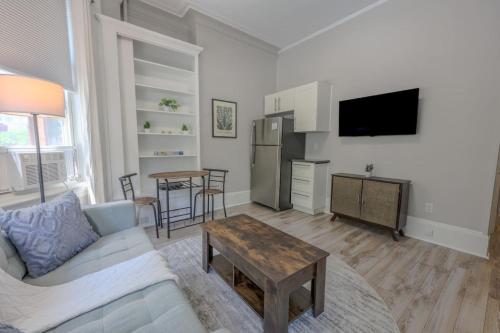 Bright Newbury Street 1 Bedroom — 4-Star Luxury Hotel in Boston, United States