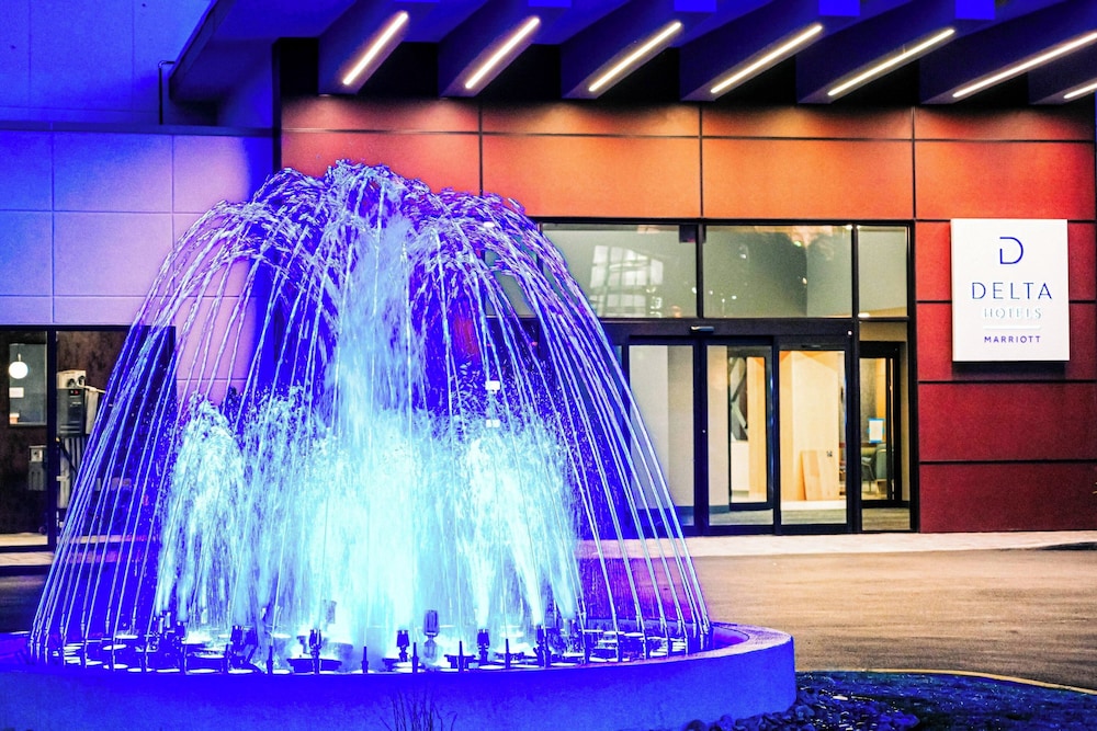 Delta Hotels by Marriott Cincinnati Sharonville