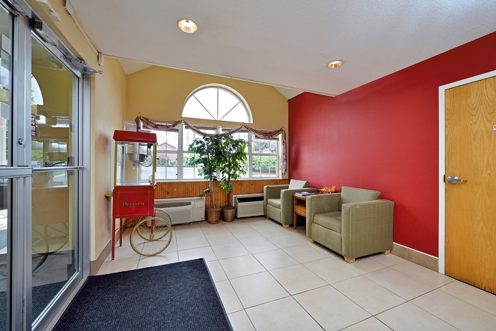 Americas Best Value Inn East Syracuse - photo 7