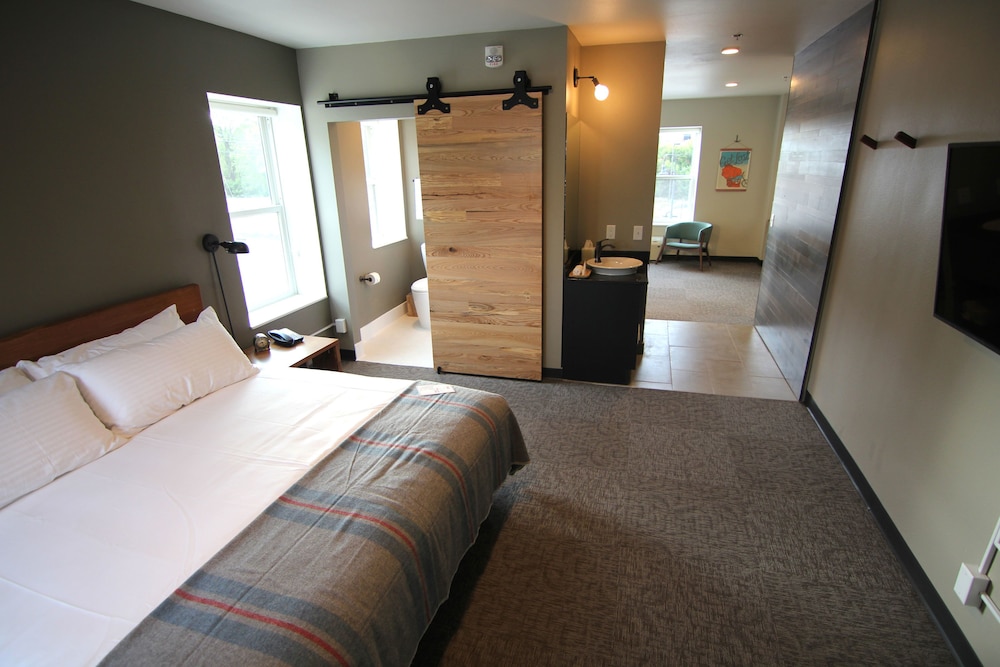 The Oxbow Hotel - photo 6