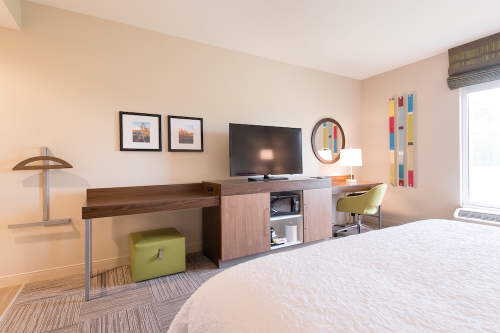 Hampton Inn & Suites Fayetteville - photo 9