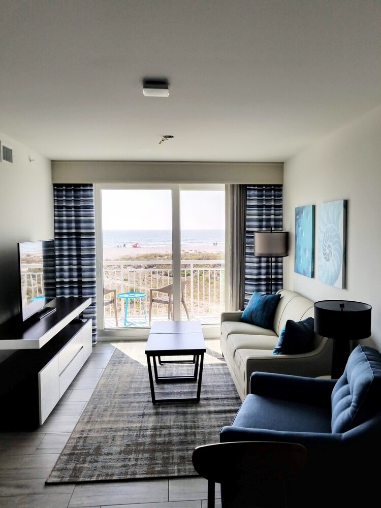 Provident Oceana Beachfront Suites - photo 21