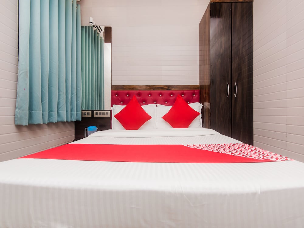 Oyo 7481 Hotel Plaza