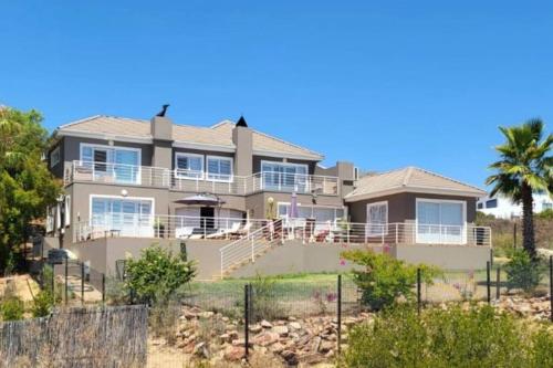 Clanwilliam Waterside Villa — 4-Star Luxury Hotel in Clanwilliam, South Africa