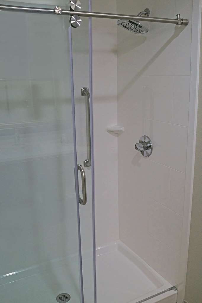 La Quinta Inn & Suites by Wyndham Odessa N. Sienna Tower - photo 10