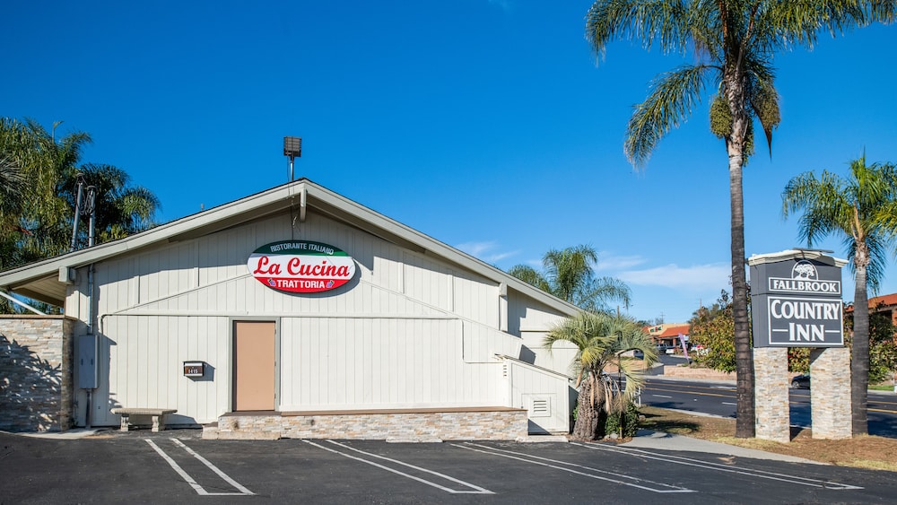 Fallbrook Country Inn - photo 18