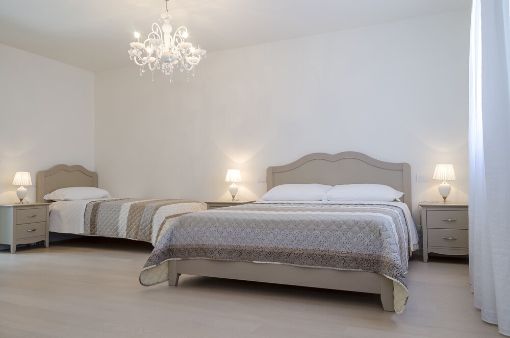 Alloggi Agrituristici Le Vignole — 4-Star Luxury Hotel in Cordignano, Italy