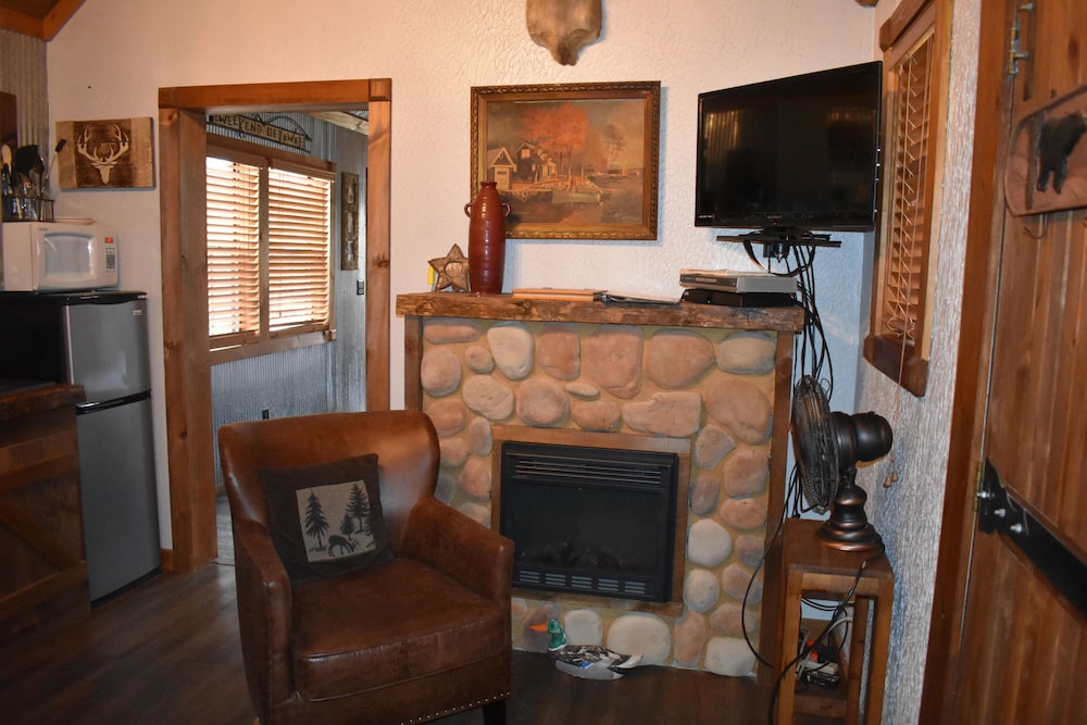 Bear Creek Lodge Cabin Resort - photo 50