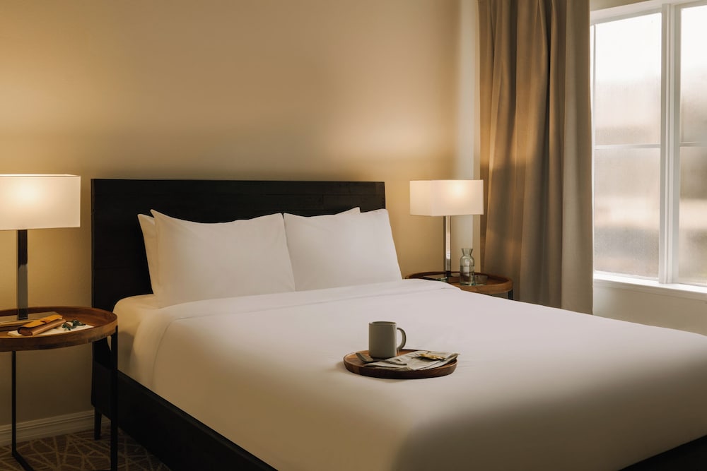 The Point Hotel & Suites by Sonder - photo 8