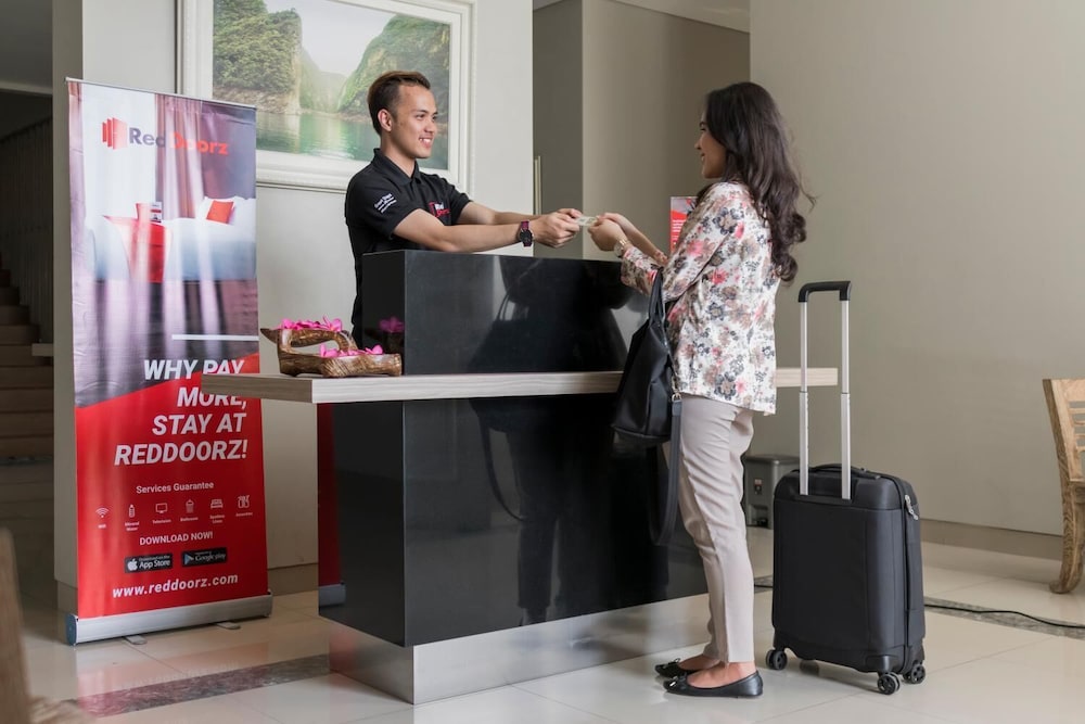 RedDoorz @ Jalan Parangtritis — hotel in Sewon