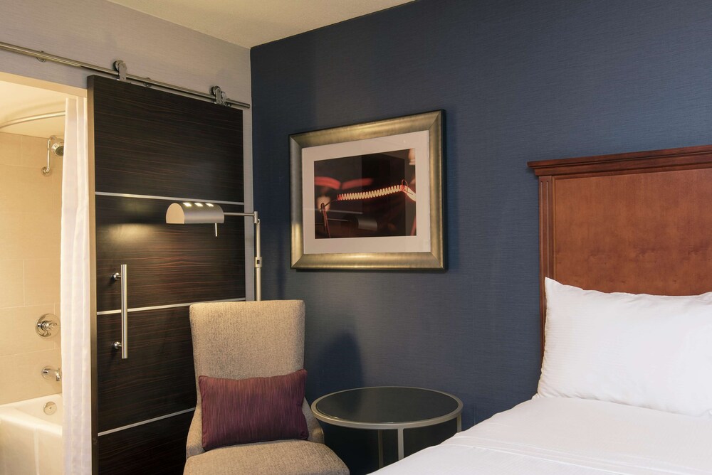 DoubleTree by Hilton Schenectady Downtown - photo 24
