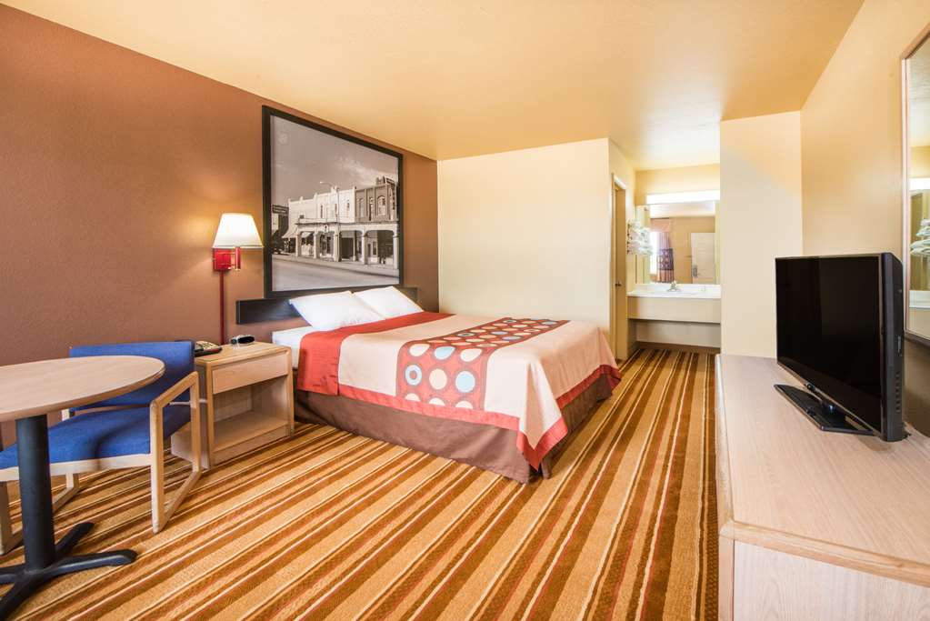 Super 8 by Wyndham Big Cabin Vinita Area - photo 10