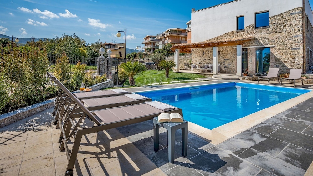 Villa Gallus 6 Emma Villas — 4-Star Luxury Hotel in Taormina, Italy
