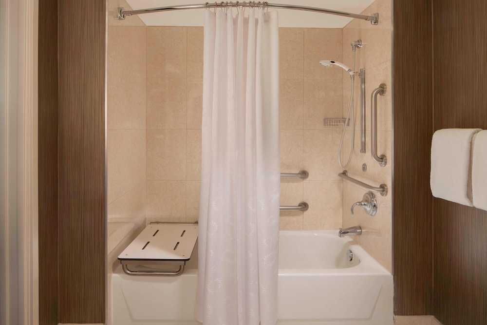 Sheraton DFW Airport Hotel - photo 22