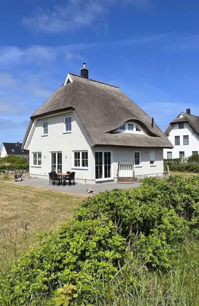 baltic Sea Breeze Modern Retreat in Dranske, Germany