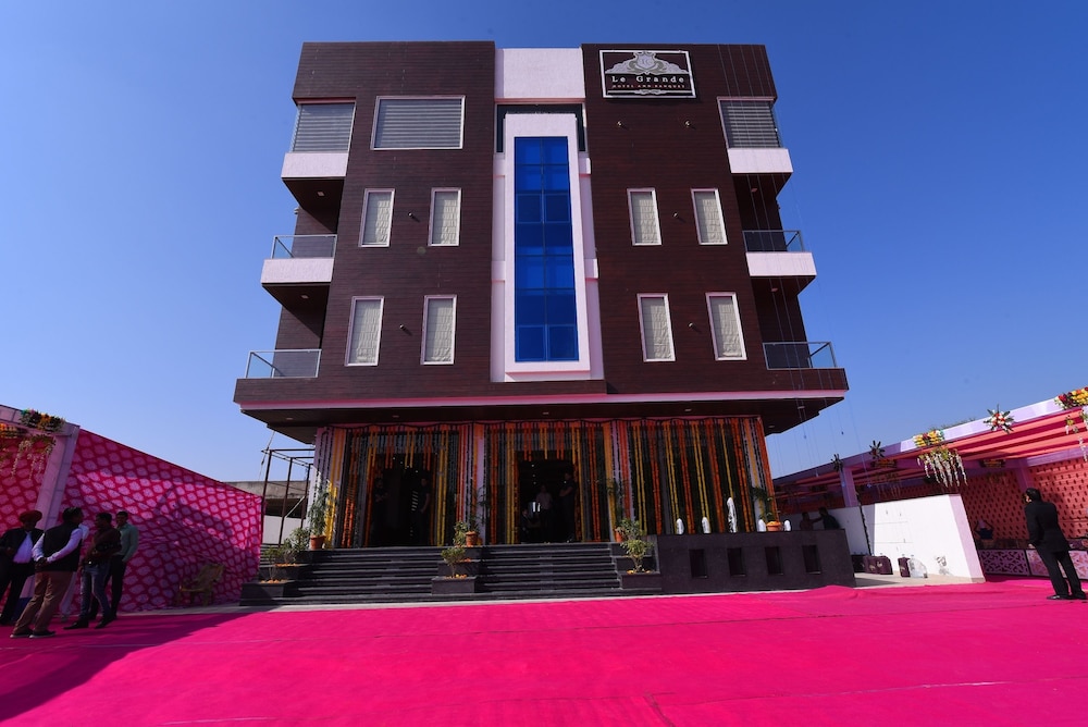 Hotel Le Grande - last minute hotel in Jaipur