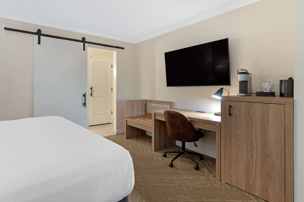Best Western Plus Inn At The Vines - photo 21
