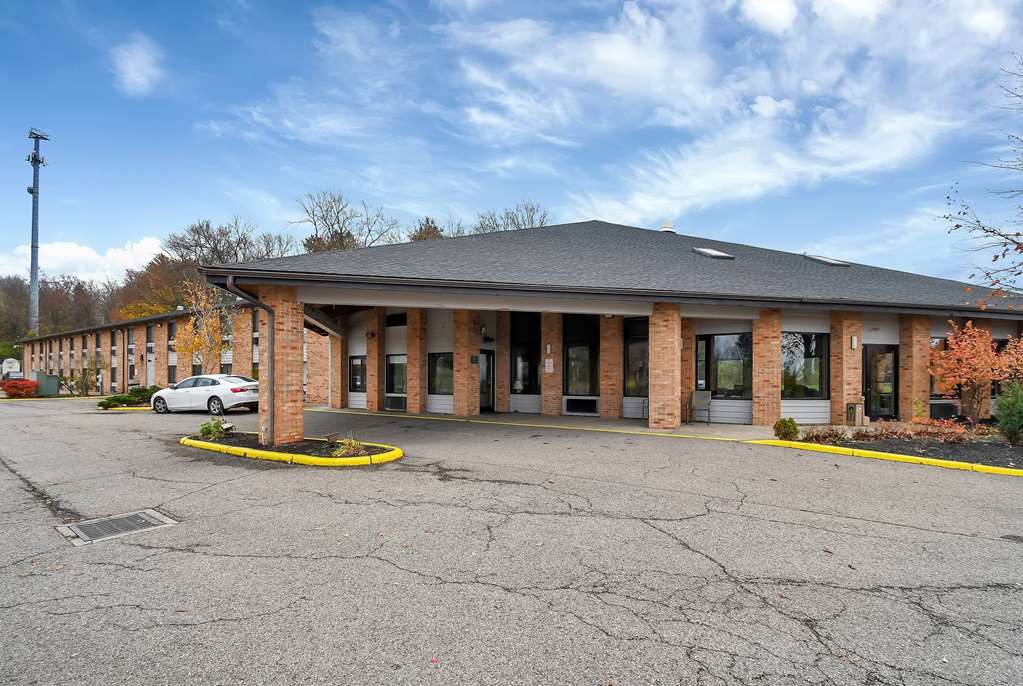 Baymont by Wyndham Zanesville - photo 2