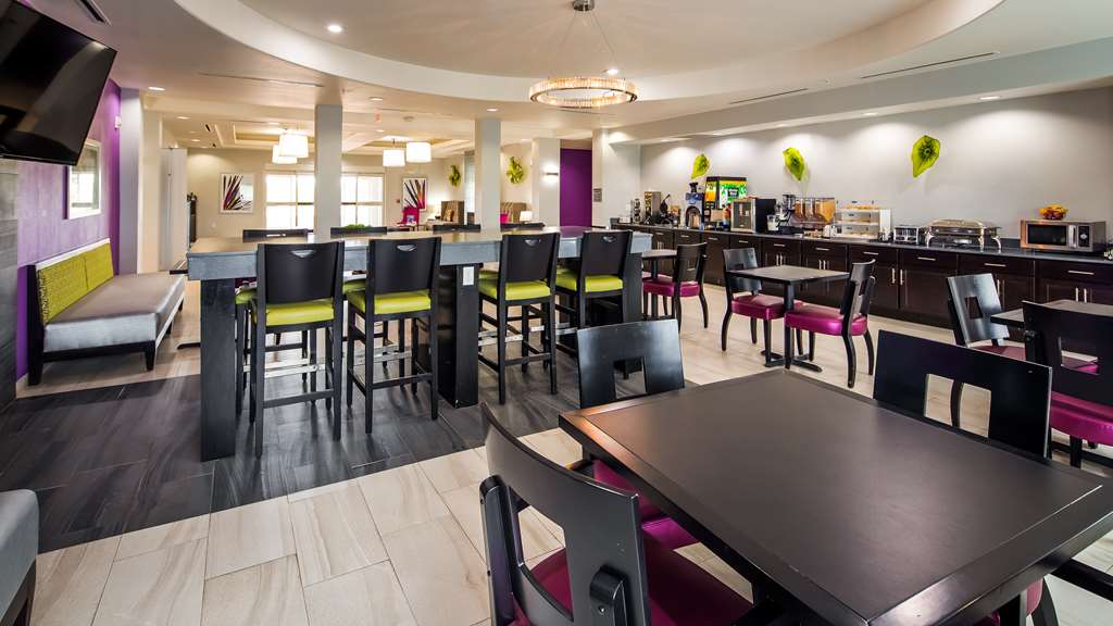 Best Western Plus Dilley Inn & Suites — Dilley — photo 5