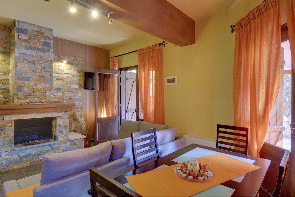 Symmetron Suites in Kalamos, Greece