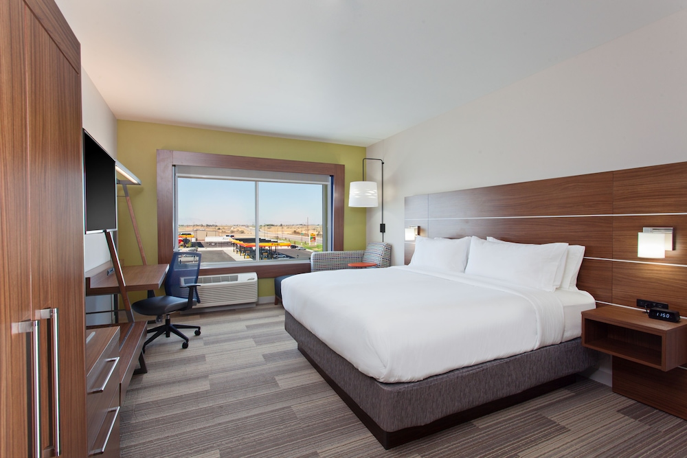 Holiday Inn Express & Suites Brigham City North Utah by IHG - photo 4