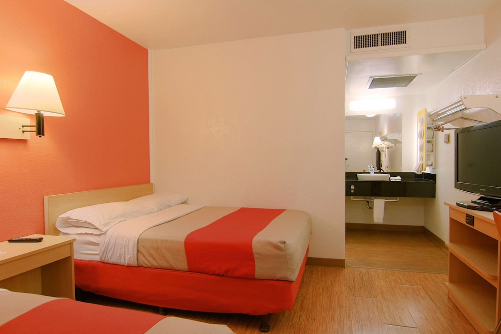 Motel 6 Rapid City SD - photo 10