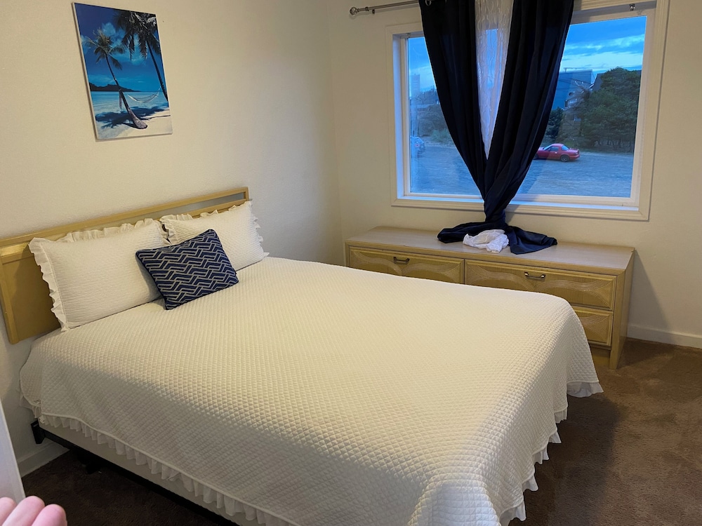 Newport Bay Motel - photo 19