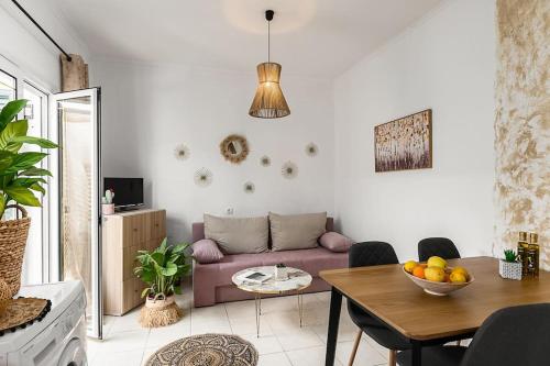 The Bright House — 4-Star Luxury Hotel in Agios Georgios, Greece