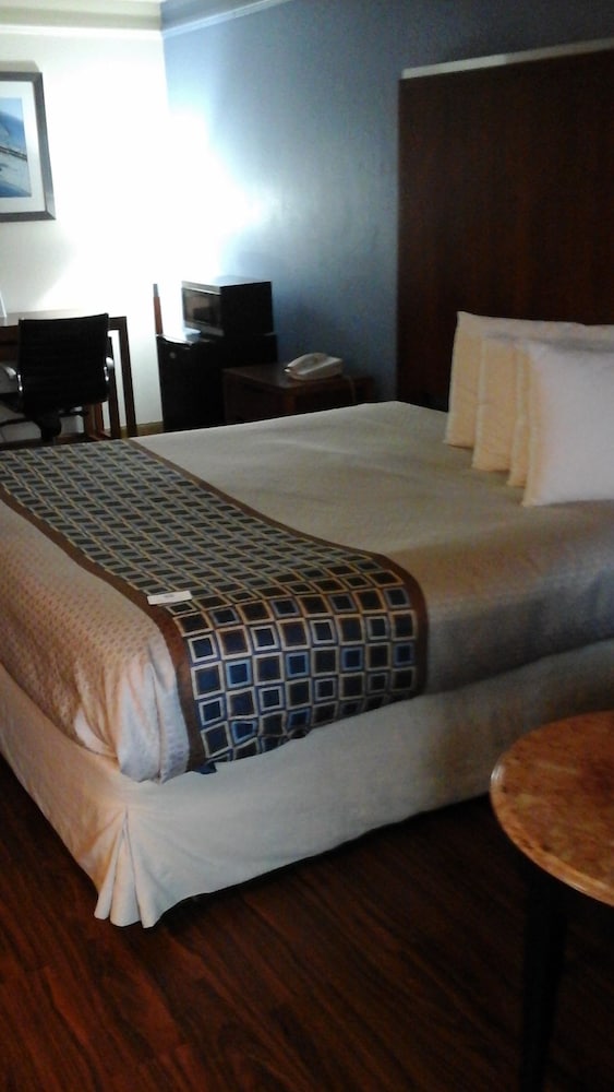 Knights Inn Lithonia - photo 12