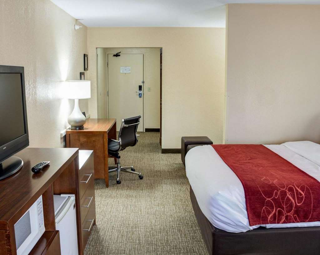 Comfort Suites Omaha Northwest - photo 17