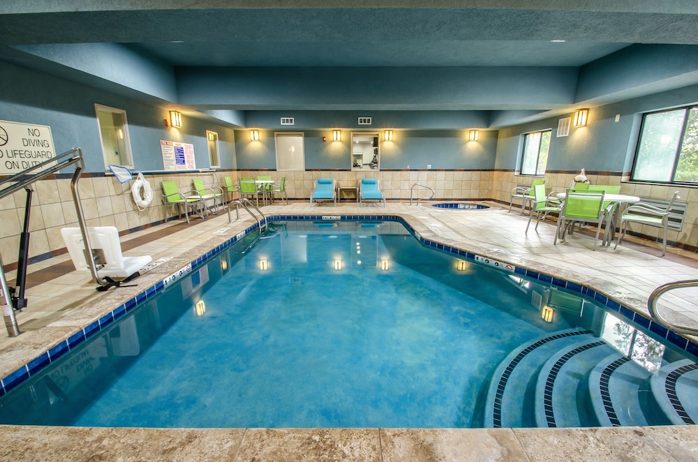 Holiday Inn Express & Suites Olathe South by IHG - photo 18