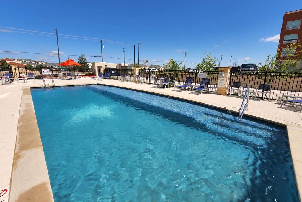 La Quinta Inn & Suites By Wyndham Pflugerville - photo 13