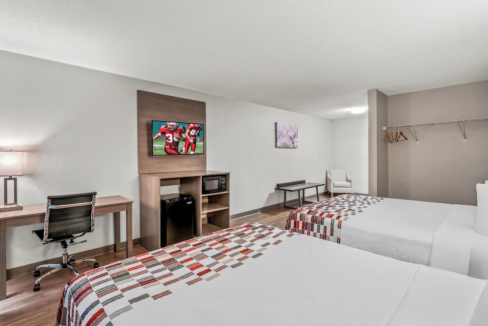 Red Roof Inn Southfield - photo 16