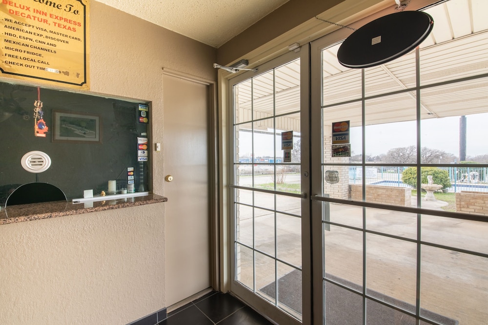 OYO Hotel Decatur TX Hwy 287 Northwest - photo 5