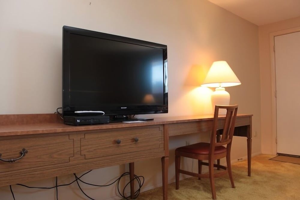The Inn Between the Beaches - photo 7