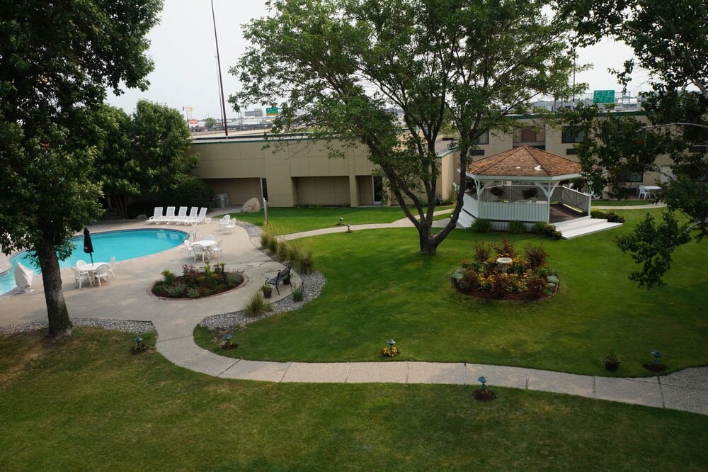 Biltmore Hotel Suites - photo 22