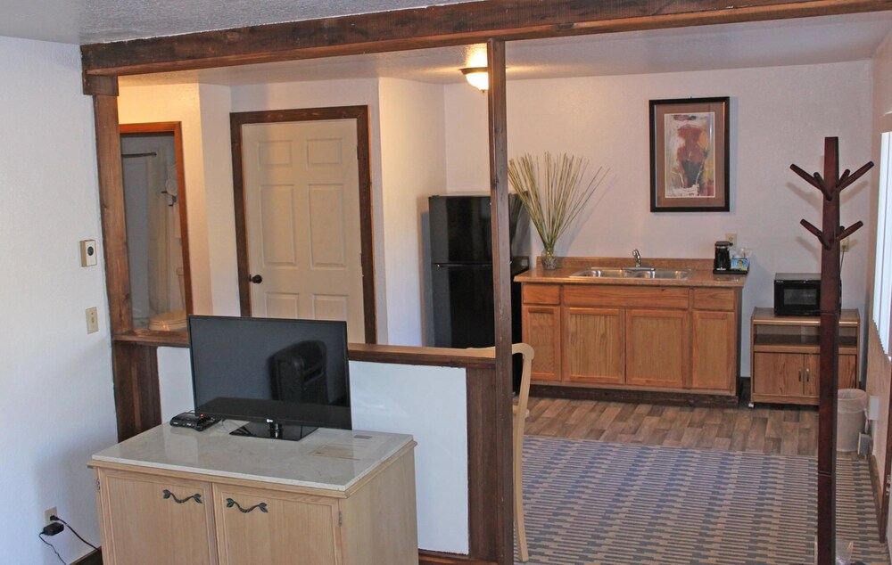 The Rustic Inn - photo 12