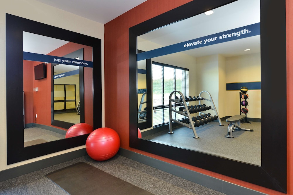 Hampton Inn Middletown - photo 49