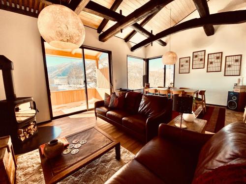 Snowman Apartments at Madarao Mountain — 4-Star Luxury Hotel in Iiyama, Japan
