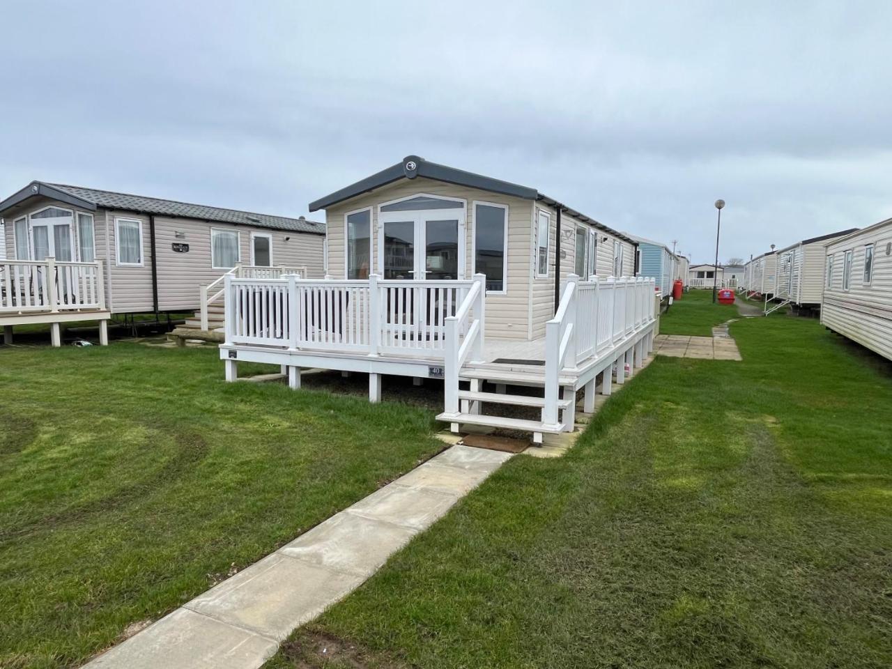 Oak Green Top award winning caravan in Filey, United Kingdom