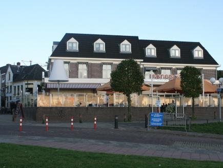Hotel Caf Restaurant Monopole — Harderwijk
