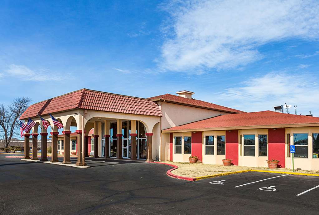 Rodeway Inn Roswell West - photo 4