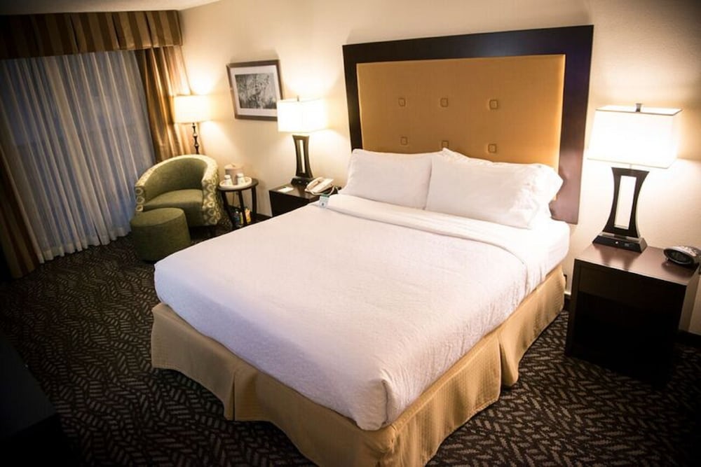 Wyndham Grand Executive Center Little Rock Airport - photo 14
