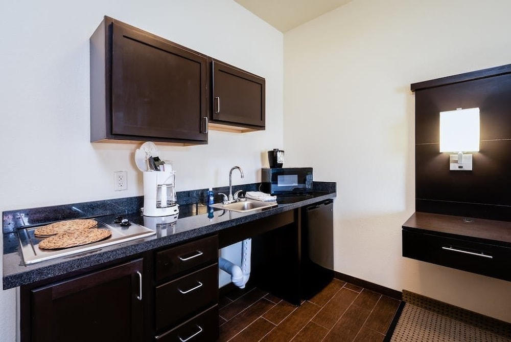 Black Gold Suites Stanley - photo 22