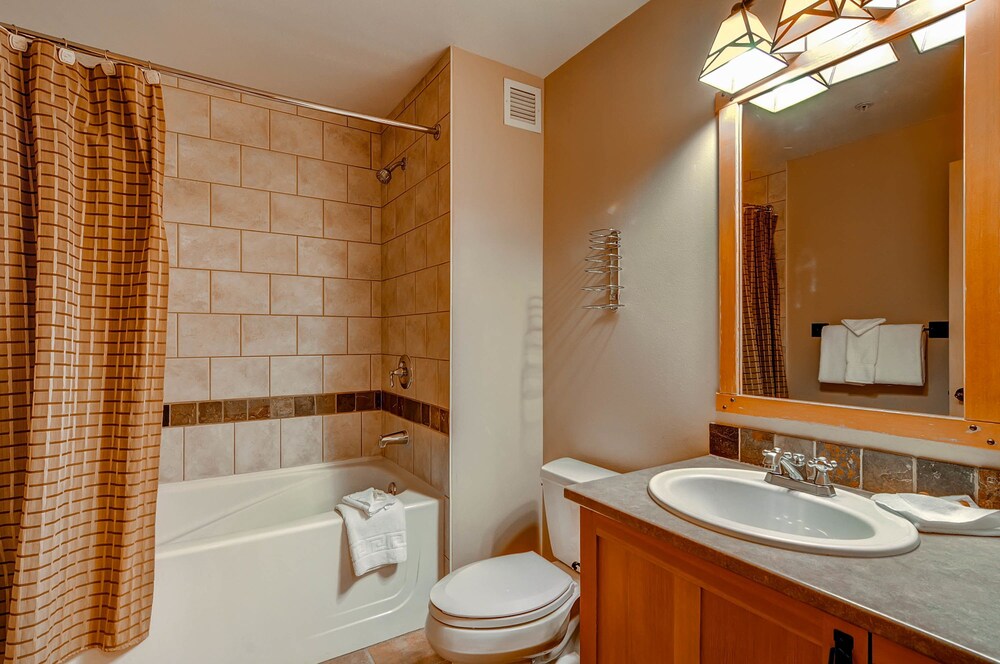 Passage Point at Center Village by Copper Mountain Lodging - photo 29