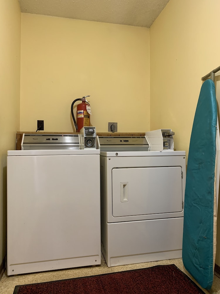 Circle S Motel - photo 8