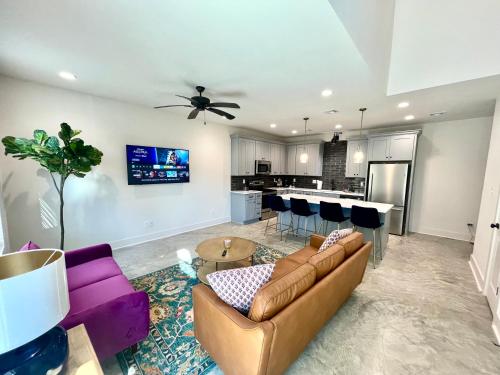 Bon Temps House 2 KING Beds Nespresso Fast Wi fi — 4-Star Luxury Hotel in Lafayette, United States