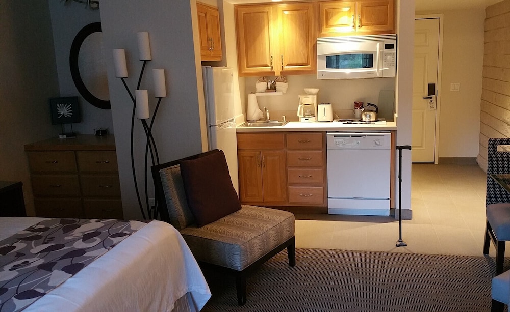 GetAways at Palm Springs Tennis Club - photo 16
